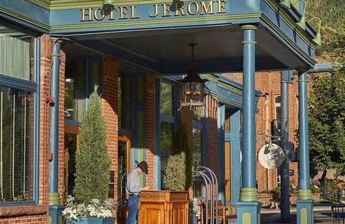 Downtown Apartment | Aspen CO | Hotel Jerome | Poolside Suite