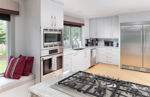 Lenexa House | Luxury Lenexa 3-bedroom house with heated pool