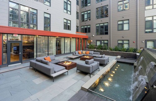 Gallaudet Apartment | Modern Union Market Apt: Free WiFi, Parking, 55" QLED TV, All Major Streaming