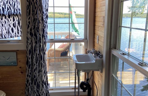 Darlings Lake Cottage | Make some amazing memories at this unique, friendly lakefront Wits End Cottage
