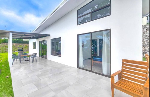 Ballena House | Casa Quetzal