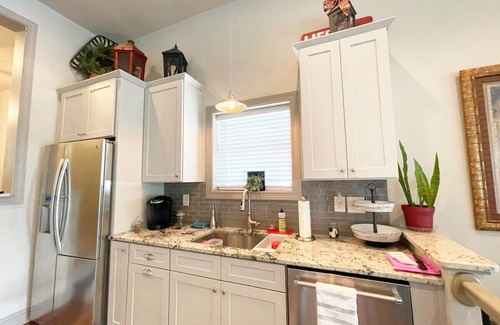 Jackson House | Becky's Lake Bungalow