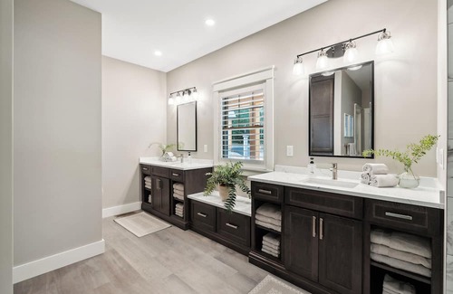 Casco House | Coffee Pond Cottage - Luxury Lake House