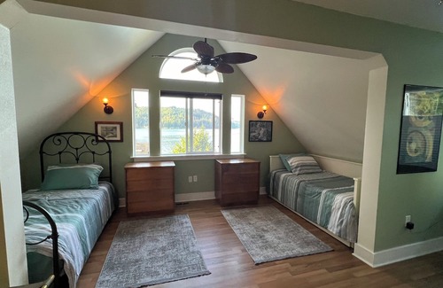 Union House | NEW: Alderbrook Area Private Beach House