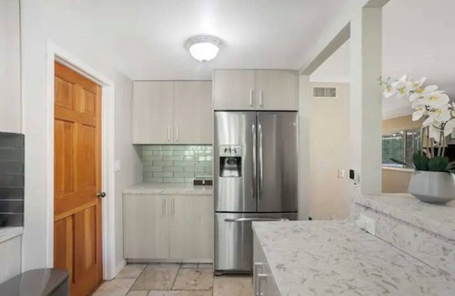Granada Hills North House | Privet Country Club House 4bed 3bath Office, WiFi, Fitness, Pool, Spa in L.A.