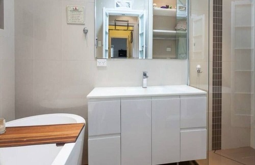 Holland Park West House | Beautiful Central Queenslander