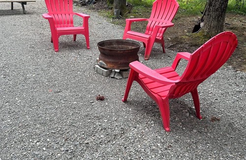 Gooderham Cabin | Cabin #2 feet away Gooderham Lake