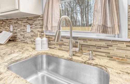 Greensboro House | Family Tranquil Retreat - Pool, HotTub, Golf, More