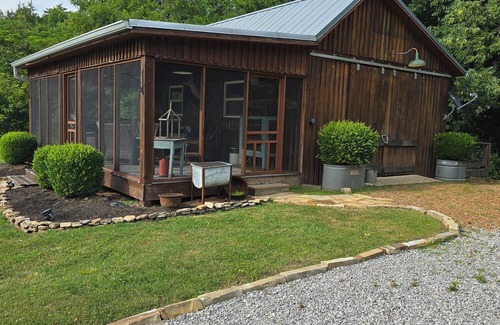 Chickamauga Cabin | Rustic Haven