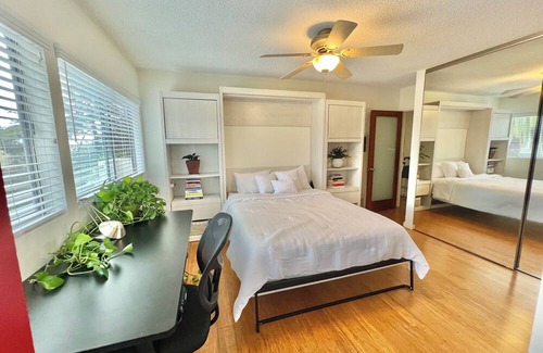 Wilshire Montana House | Sunny, spacious, private oasis, near beach in Santa Monica