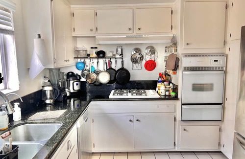 Wilshire Montana House | Sunny, spacious, private oasis, near beach in Santa Monica
