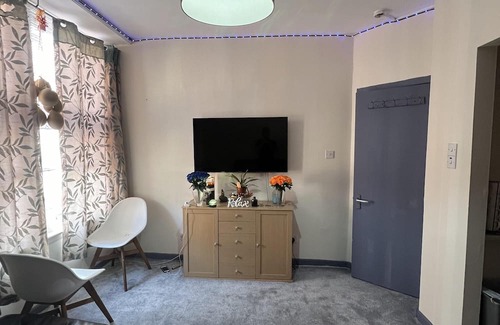 Kelvinbridge Apartment | West End Gem in Glasgow - Modern 1 Bed Apartment