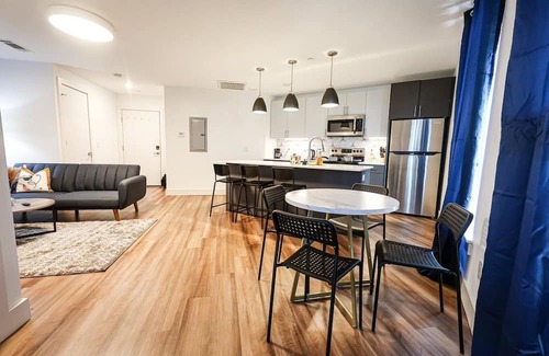 Brewerytown Apartment | Imagine a stylish escape in Glenwood, the epitome of urban luxury