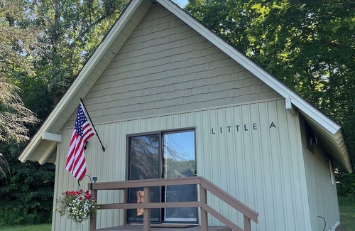Northeast Michigan Ski Chalet | Cozy chalet in marvelous Harrietta with WiFi. On Orv and Snowmobile trails.