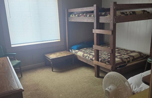 Ironwood House | 3-bedroom house with WiFi in Ironwood