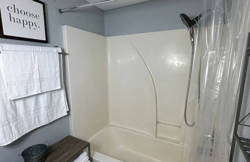 Hattiesburg House | Spacious luxury 1 BR Getaway Near USM, Midtown
