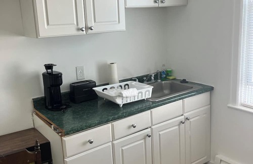 North End Apartment | 1BR apartment near the beach