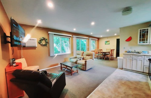 Fulton Cottage | Superb cottage with AC in resort overlooking the river