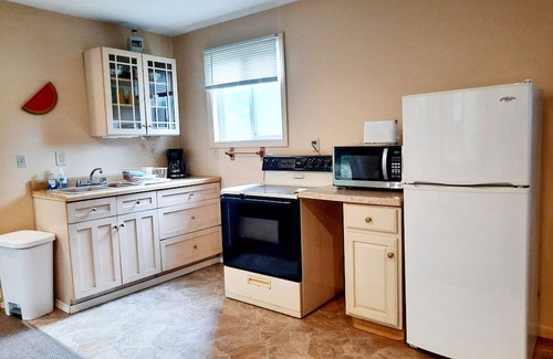 Fulton Cottage | Superb cottage with AC in resort overlooking the river