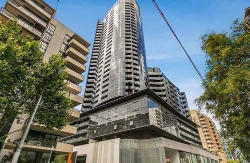 South Yarra Apartment | Gorgeous 1 bed Exec South Yarra with workspace