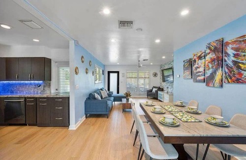 Wilton Manors Villa | 🌴VILLA PARAÍSO🌴 pool grill fenced backyard beach dog park