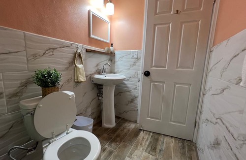 Gambier House | Newly built cozy studio in western Nassau, 3 minutes from airport and beaches