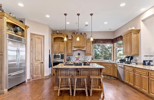 Lake Arrowhead Ski Chalet | Enchanted Lakeside Castle 4BR/6BA/2LR 5009SQ FT Hot Tub And Scenic Lake Views