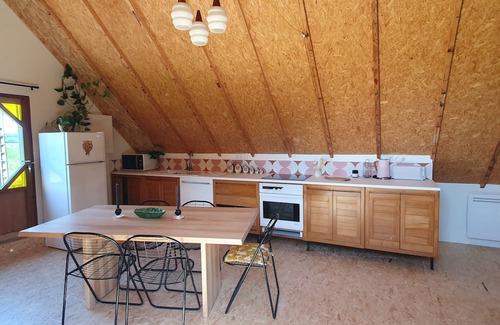 Quemigny-Poisot House | Gite Pour 4 Personnes Entre Dijon et Beaune Avec vue et Bain Nordique Jacuzzi