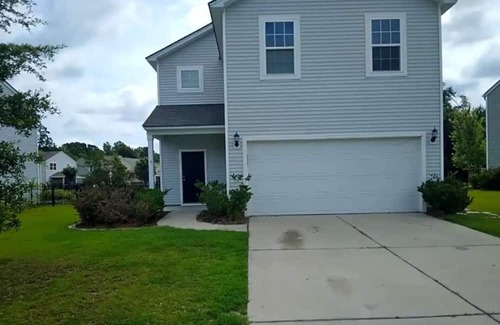 Burton House | 3-bedroom house in charming Beaufort with a Loft, AC, WiFi. Enjoy your stay