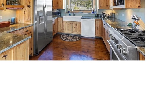Twin Lakes House | Spectacular Twin Lakes 3 bedroom house.