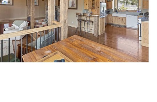 Twin Lakes House | Spectacular Twin Lakes 3 bedroom house.