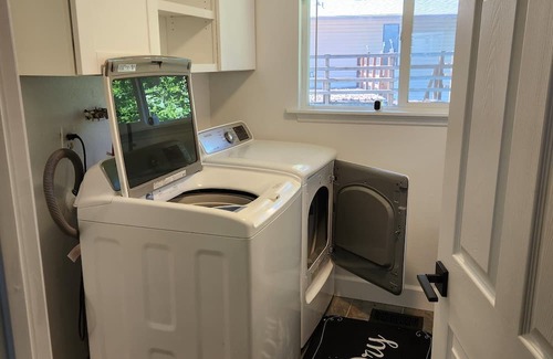University Place House | Quiet 1 bedroom 1 bathroom in University Place