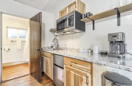 West Colorado Springs Apartment | Explore & Relax: Pet-Friendly Studio in Historic Old Colorado City, Steps from Outdoor Adventures