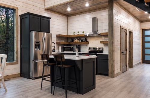 Broken Bow Cabin | New Cabin- Luxury Heated Pool, Hot Tub, Fire Pit 5 Bedroom Cabin by RedAwning