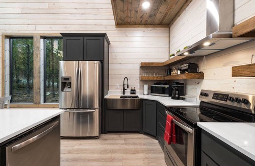 Broken Bow Cabin | New Cabin- Luxury Heated Pool, Hot Tub, Fire Pit 5 Bedroom Cabin by RedAwning