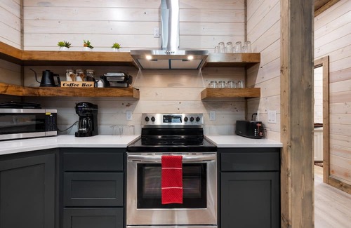 Broken Bow Cabin | New Cabin- Luxury Heated Pool, Hot Tub, Fire Pit 5 Bedroom Cabin by RedAwning