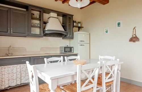 Toiano Apartment | Apartment 'La Caciaia' with Shared Pool, Private Garden and Wi-Fi