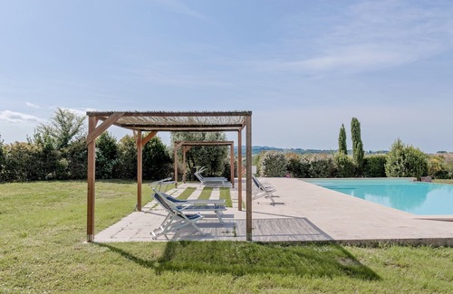 Toiano Apartment | Apartment 'La Caciaia II' with Shared Pool, Private Garden and Wi-Fi