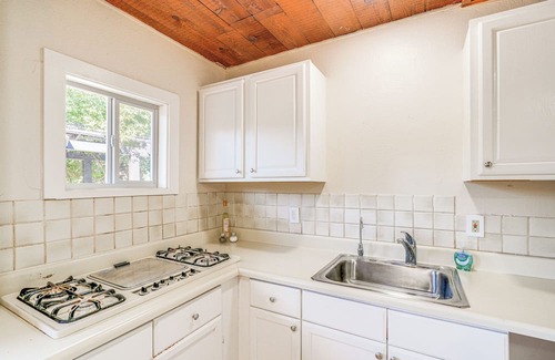 Monterey Apartment | Central Salinas Apartment, Moments to Monterey!