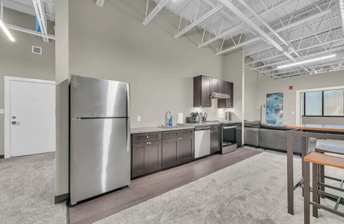 Waldron Apartment | Urban Chic Loft Near Airport with High-Speed WiFi