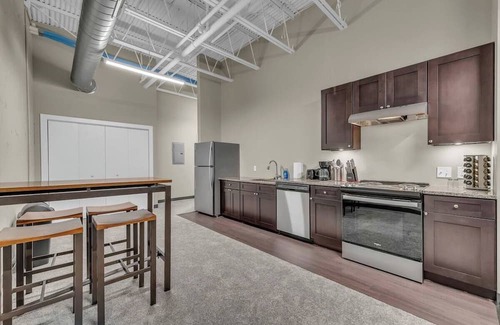Waldron Apartment | Urban Chic Loft Near Airport with High-Speed WiFi