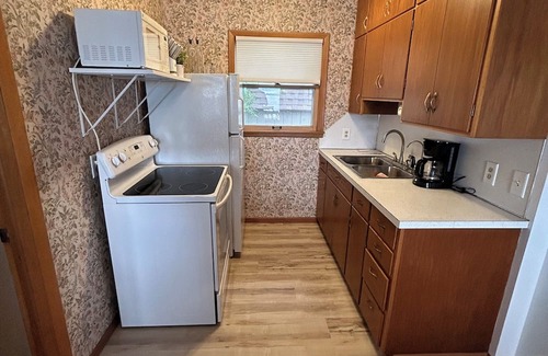 Villard Cabin | Cozy, pet friendly 2-bedroom cabin on beautiful lake Amelia.