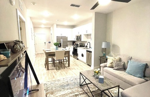 Palmetto Apartment | Cozy 1-bedroom w/sofa bed, WiFi, pool, and fitness rm in enjoyable Palmetto FL.