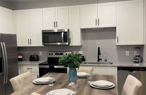 Palmetto Apartment | Cozy 1-bedroom w/sofa bed, WiFi, pool, and fitness rm in enjoyable Palmetto FL.