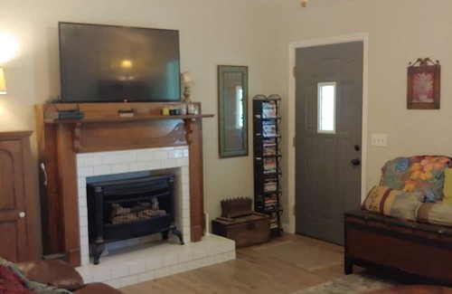Lawrence County House | Charming 3-bedroom secluded house surrounded by trees with AC, 4 tvs and WiFi.