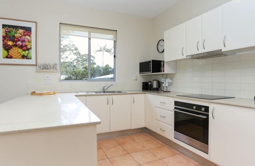 Hawks Nest House | Lovely Pet Friendly Beach House