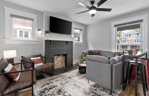 Weinland Park House | 5 bedroom/2bath OSU Game day HQ, 5 Parking Spots, Game room, BIG yard, Dogs ok