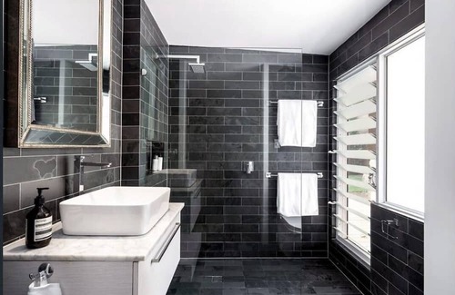 Cremorne Apartment | Modern, private garden apartment. 5 mins from beach. Pet friendly!