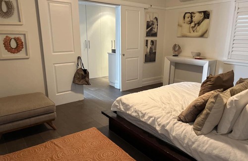 Cremorne Apartment | Modern, private garden apartment. 5 mins from beach. Pet friendly!