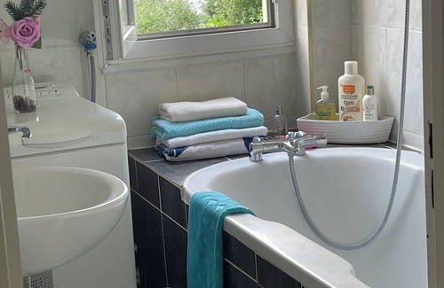 Bondy Apartment | Confort Calme et Nature